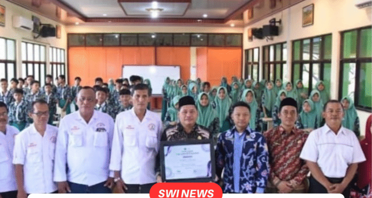 Sosialisasi Digital Melawan Hoaks: SWI dan Kominfo Sidoarjo Edukasi Siswa SMPN 2 Waru